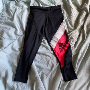 This never worn set is perfect for back to school!